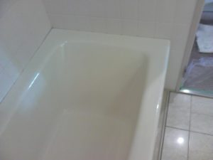 バスタブ磨き・水垢除去