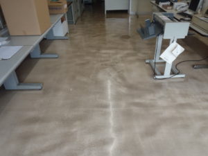 ワックス　剥離前