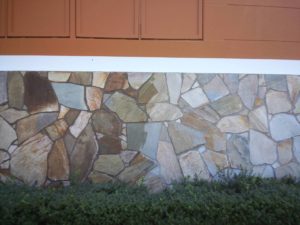 左：コーティング中（濡れ色）